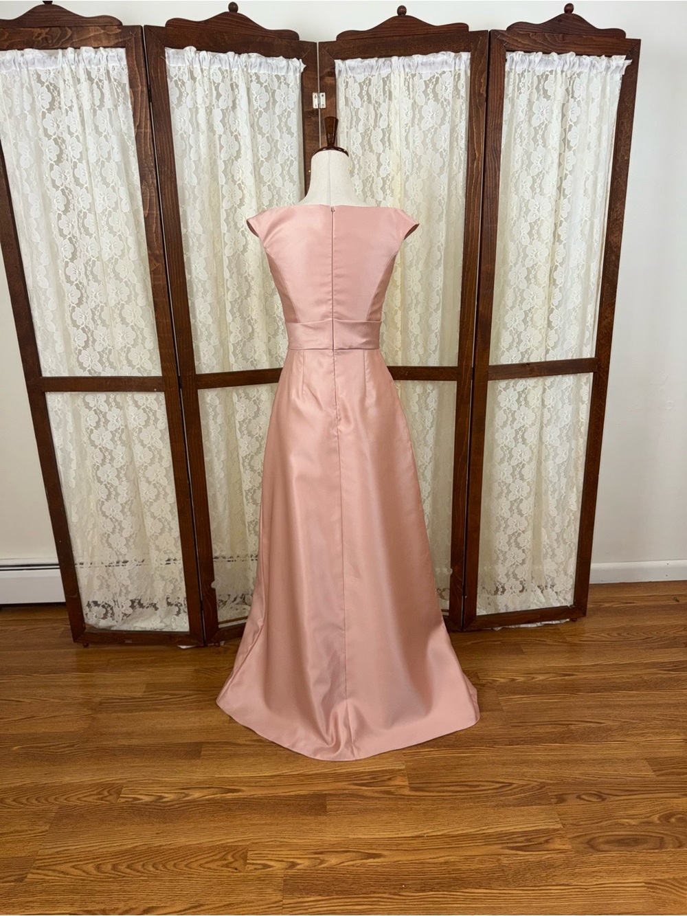 Gorgeous New Alfred Sung Off Shoulder Satin Twill Gown - Picture 6 of 8